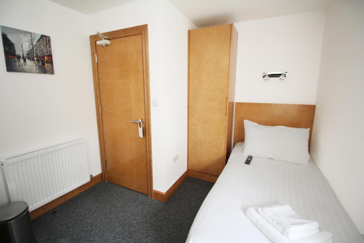 Flexistay Aparthotel Sutton Екстер'єр фото