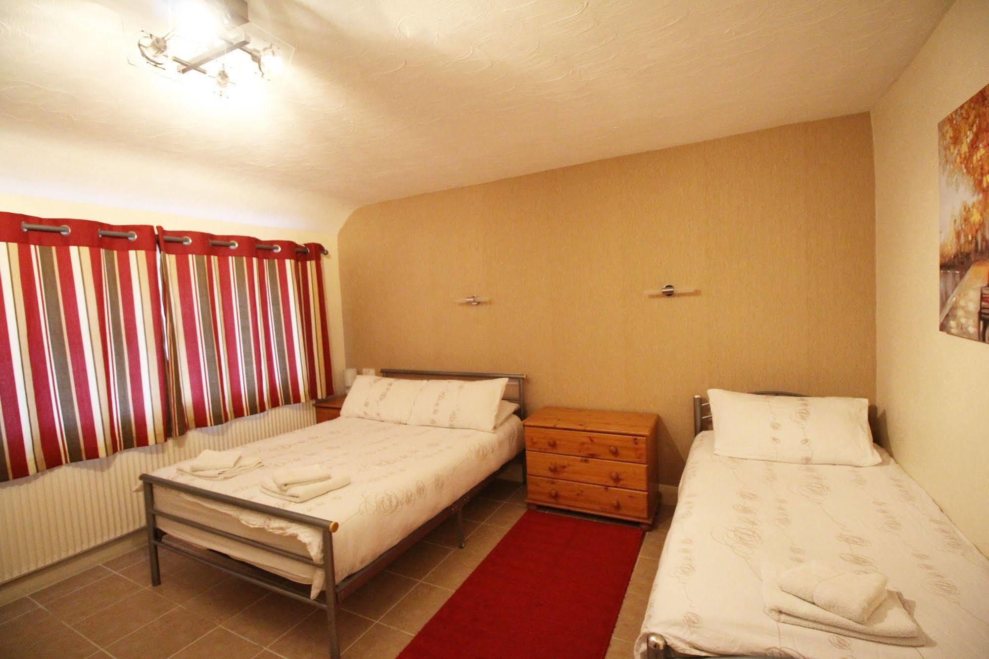 Flexistay Aparthotel Sutton Екстер'єр фото