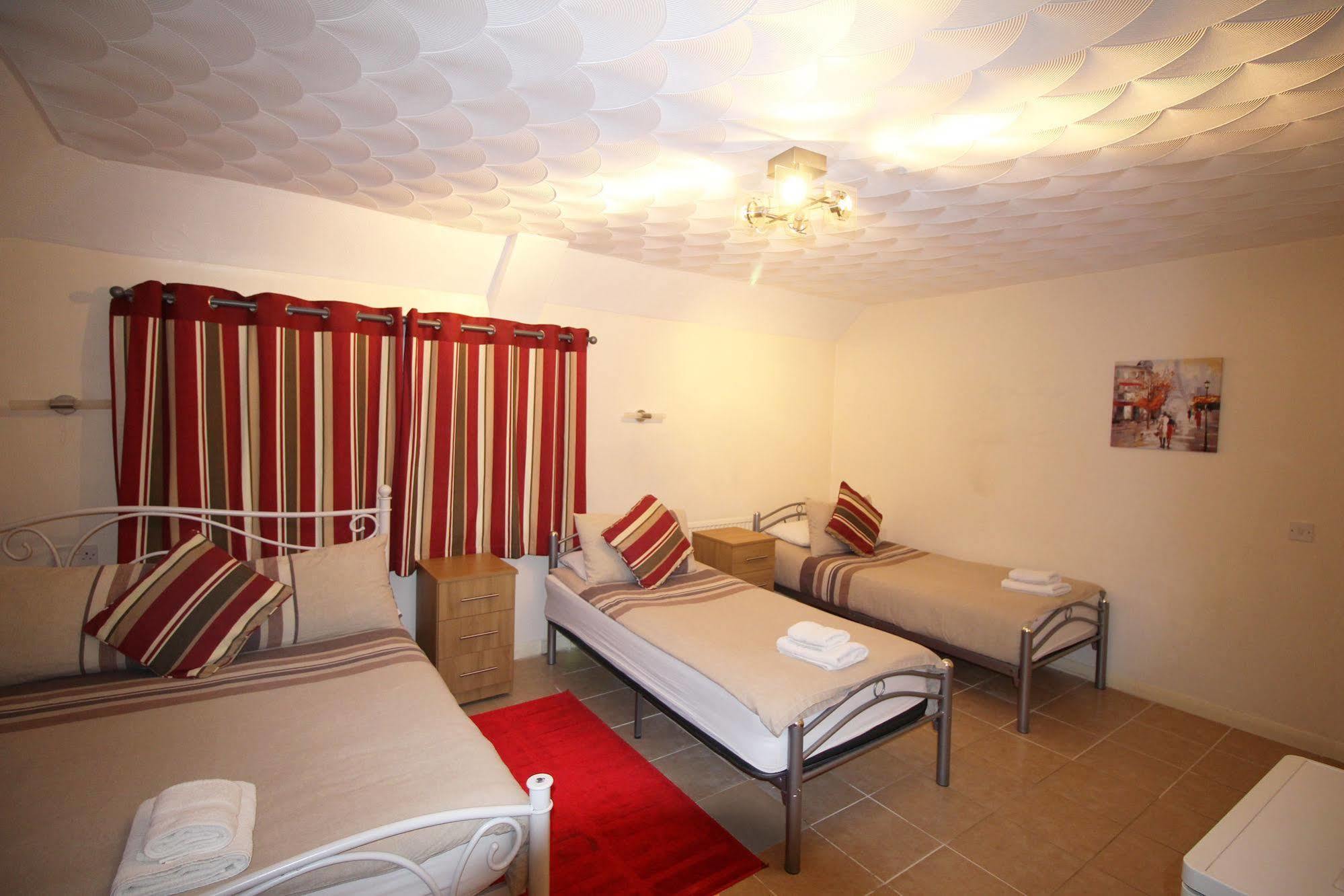 Flexistay Aparthotel Sutton Екстер'єр фото