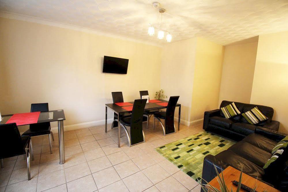 Flexistay Aparthotel Sutton Екстер'єр фото